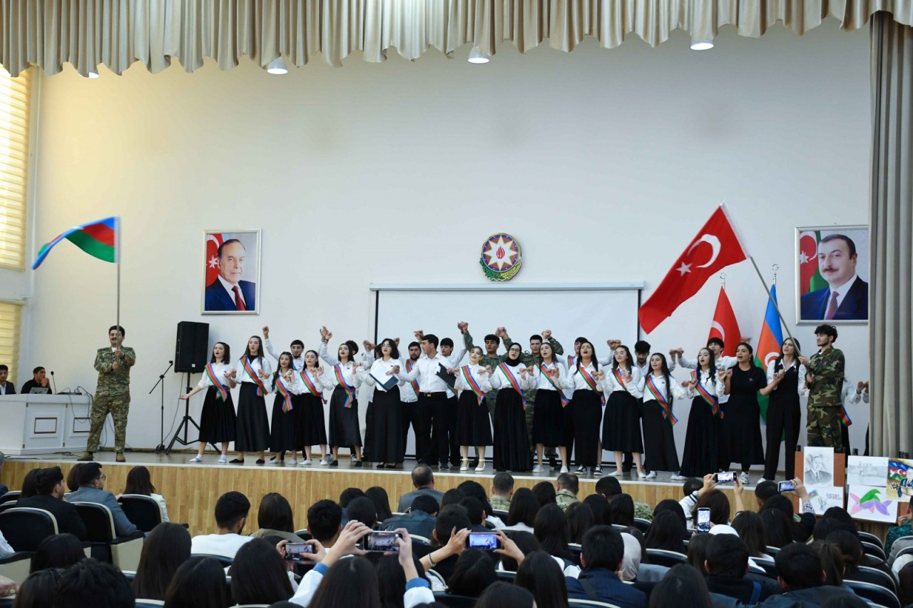 Gəncə Dövlət Aqrar Kollecində Zəfər Günü qeyd olunub - FOTOLAR